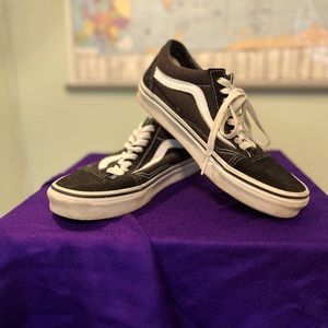 🏁 Old Skool Black & White Vans 🏁